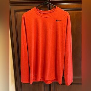 The Nike Tee Dri-fit Long-Sleeve in Muted Red - M